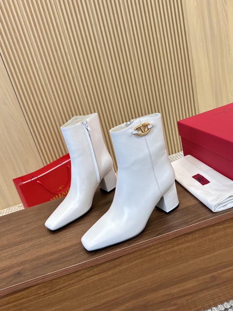 Va1e*ntin0 boots